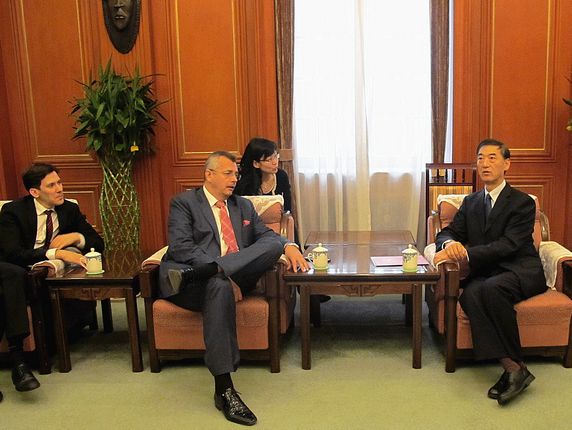 李建平副会长会见捷中友好合作协会监事会主席