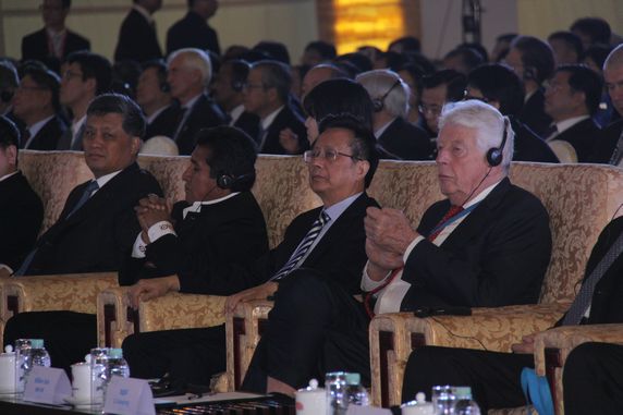 全国人大常委会副委员长、民建中央主席陈昌智出席开幕式并讲话