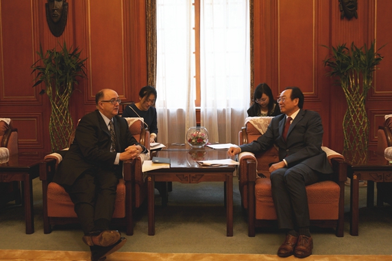 宋会长会见爱尔兰大使