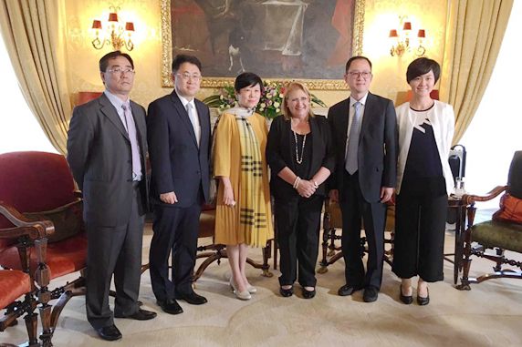 李小林会长会见马耳他总统普雷卡