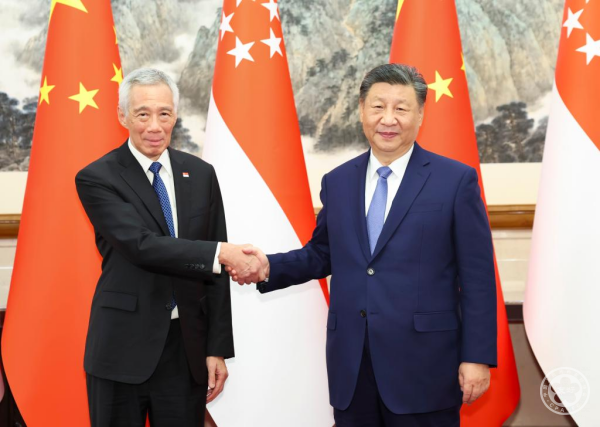 Xi Jinping Meets with Senior Minister of Singapore Lee Hsien Loong